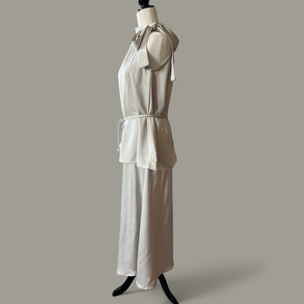 ✨HOST PICK Cream Halter with Maxi Skirt - Picture 6 of 7